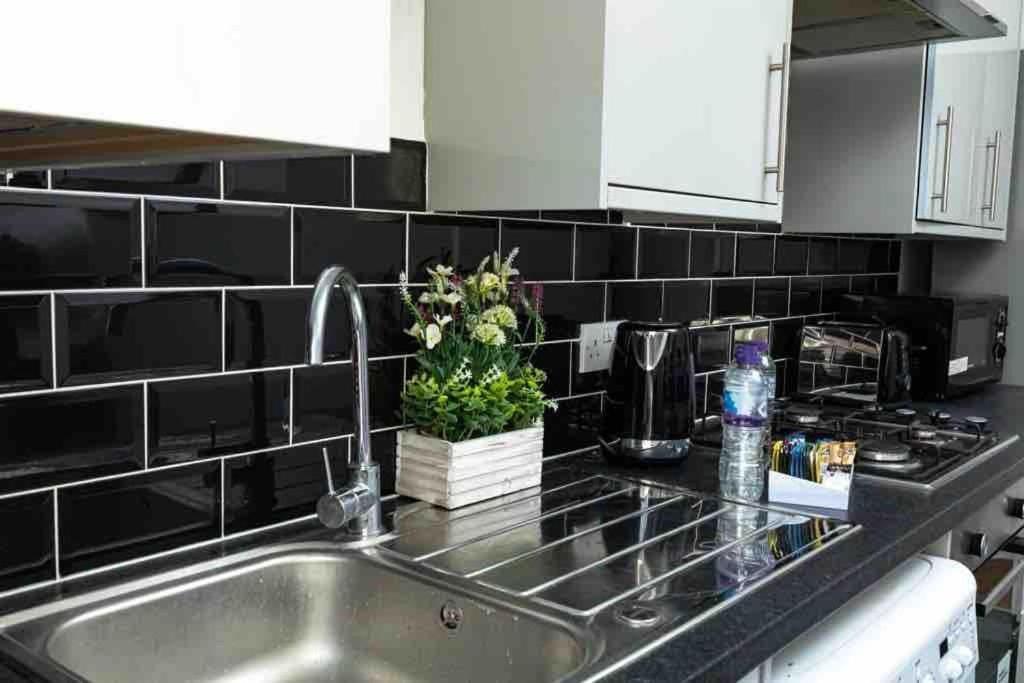 Spacious City Centre 2 Bedroom Apartment - Lt Apartment 莱切斯特 外观 照片