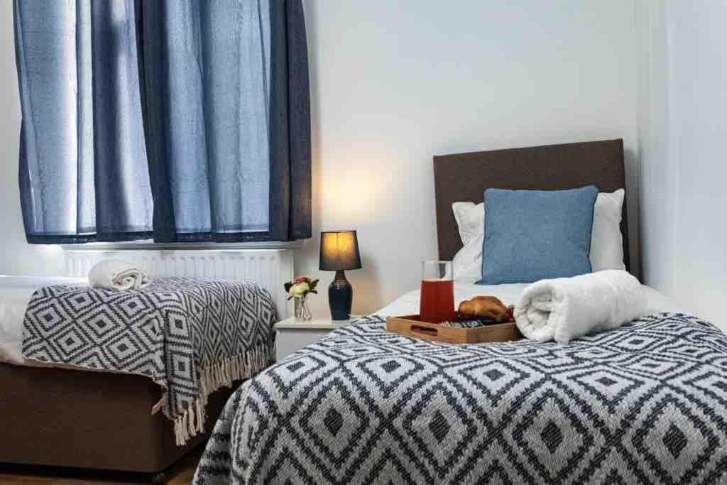 Spacious City Centre 2 Bedroom Apartment - Lt Apartment 莱切斯特 外观 照片