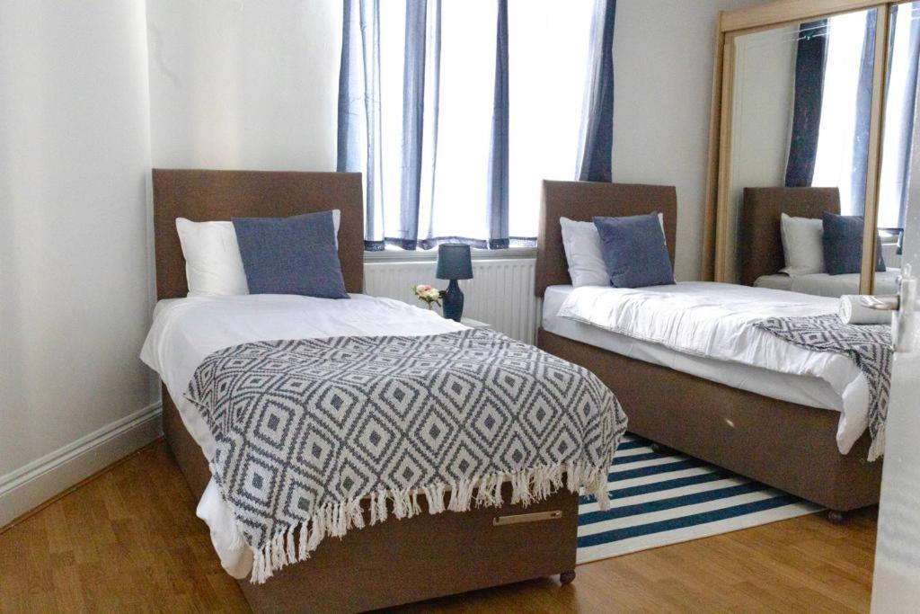 Spacious City Centre 2 Bedroom Apartment - Lt Apartment 莱切斯特 外观 照片